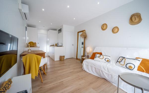 Maison à vendre    2 pièces •  Lit-et-Mixe