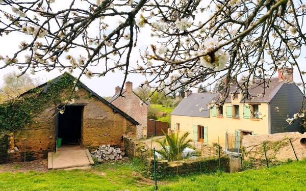 Maison à vendre    5 pièces •  Montaigu-la-Brisette