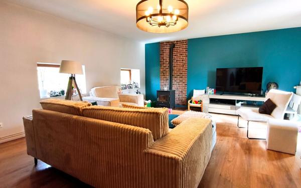 Maison à vendre    5 pièces •  Montaigu-la-Brisette