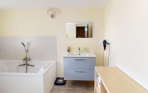 Maison à vendre    5 pièces •  Montaigu-la-Brisette