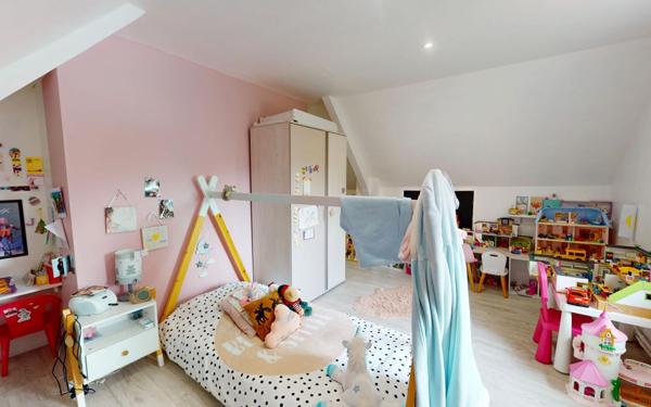 Maison à vendre    5 pièces •  Montaigu-la-Brisette