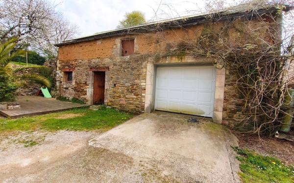 Maison à vendre    5 pièces •  Montaigu-la-Brisette