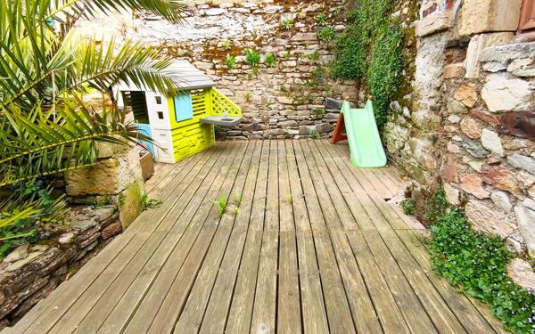 Maison à vendre    5 pièces •  Montaigu-la-Brisette