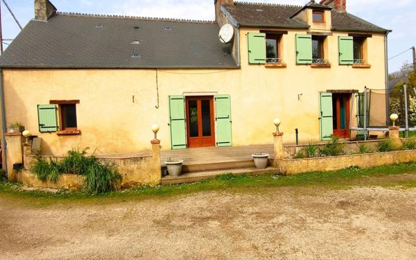 Maison à vendre    5 pièces •  Montaigu-la-Brisette