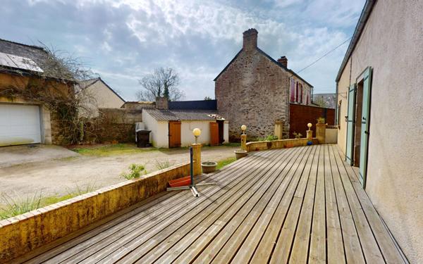 Maison à vendre    5 pièces •  Montaigu-la-Brisette