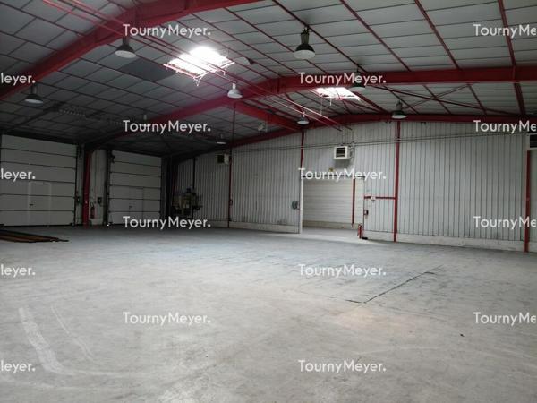 A LOUER BORDEAUX NORD-BÂTIMENT D'ACTIVITES DE 1 750 M² TERRAIN PRIVATIF