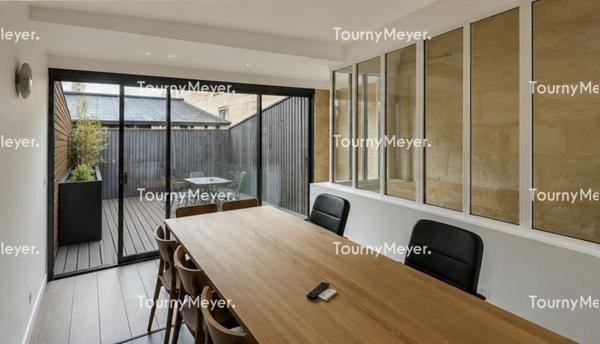 A louer - Immeuble de 250 m² avec cave et terrasse - Bordeaux centre