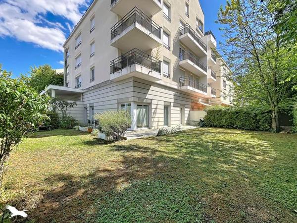 Appartement 265 000 € Bron 3 p 69,8 m² DPE D