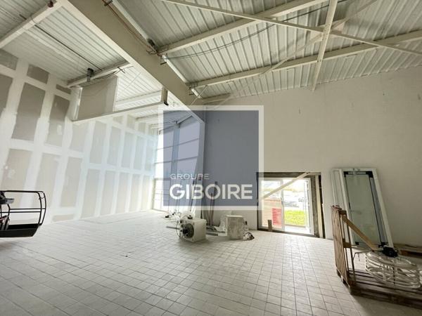 Local commercial - A LOUER (réf : 35.5476)