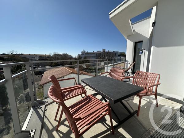 Appartement F3 à vendre  3 pièces - 76,05 m 2   ROYAN  - 17