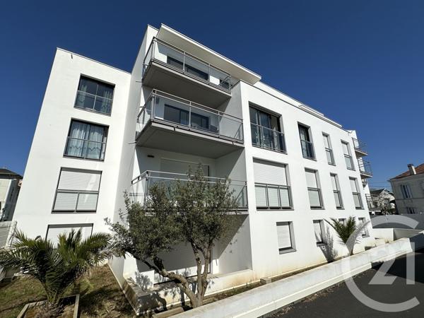 Appartement F3 à vendre  3 pièces - 76,05 m 2   ROYAN  - 17