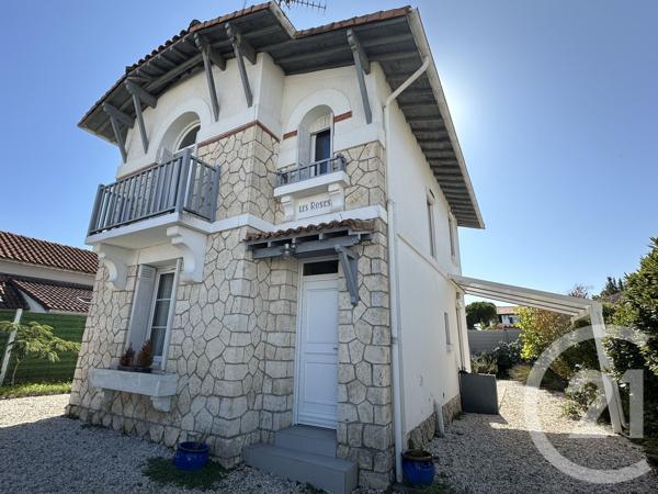 Appartement F3 à vendre  3 pièces - 76,05 m 2   ROYAN  - 17