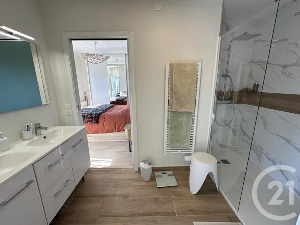 Appartement F3 à vendre  3 pièces - 76,05 m 2   ROYAN  - 17