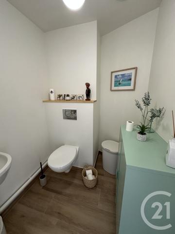 Appartement F3 à vendre  3 pièces - 76,05 m 2   ROYAN  - 17