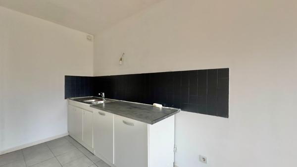 STUDIO 25,23 m² À JUVISY-SUR-ORGE, CENTRE-VILLE AVEC PARKING PRIVATIF