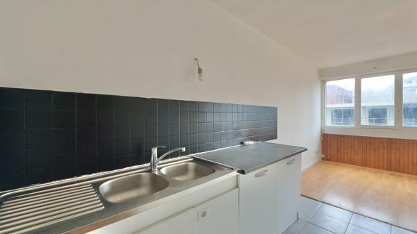 STUDIO 25,23 m² À JUVISY-SUR-ORGE, CENTRE-VILLE AVEC PARKING PRIVATIF