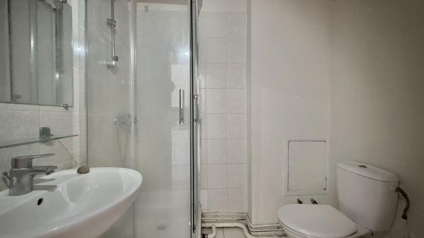 STUDIO 25,23 m² À JUVISY-SUR-ORGE, CENTRE-VILLE AVEC PARKING PRIVATIF