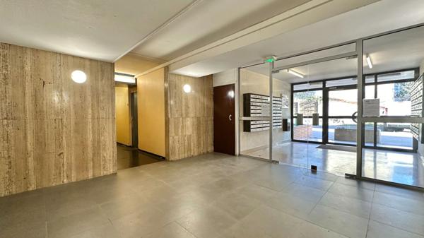 STUDIO 25,23 m² À JUVISY-SUR-ORGE, CENTRE-VILLE AVEC PARKING PRIVATIF