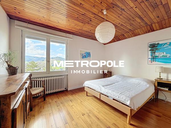 Maison 8 pièce(s) 7 chambre(s) 184 m²
