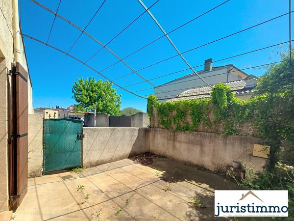 Orange (84100) À vendre – Maison de ville avec garage et cour – Proche lycée de l'Arc à Orange