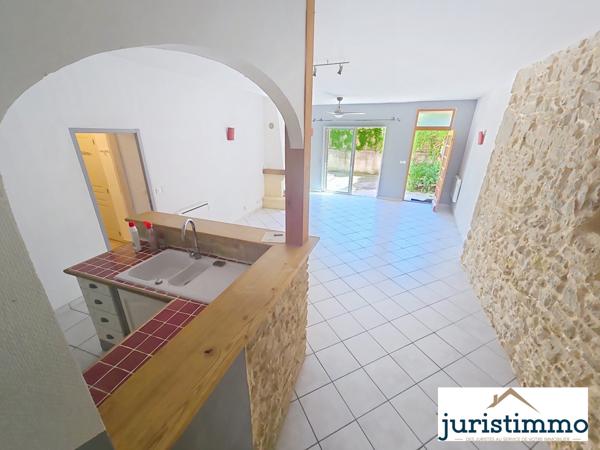 Orange (84100) À vendre – Maison de ville avec garage et cour – Proche lycée de l'Arc à Orange