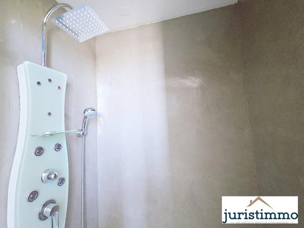 Orange (84100) À vendre – Maison de ville avec garage et cour – Proche lycée de l'Arc à Orange