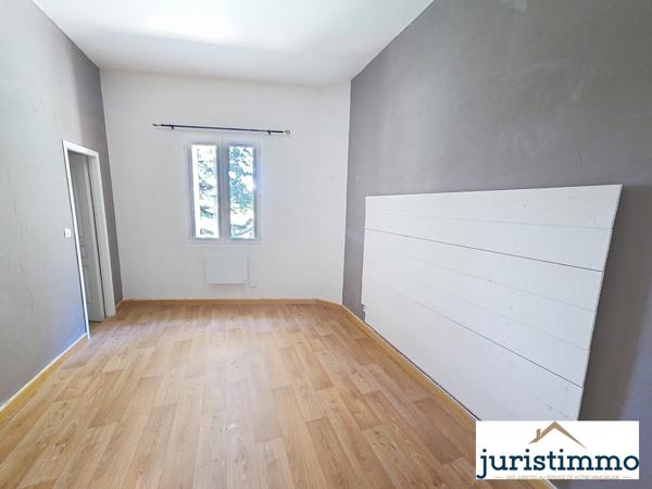 Orange (84100) À vendre – Maison de ville avec garage et cour – Proche lycée de l'Arc à Orange