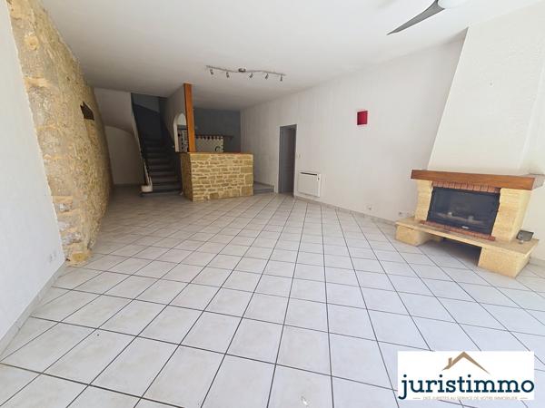 Orange (84100) À vendre – Maison de ville avec garage et cour – Proche lycée de l'Arc à Orange