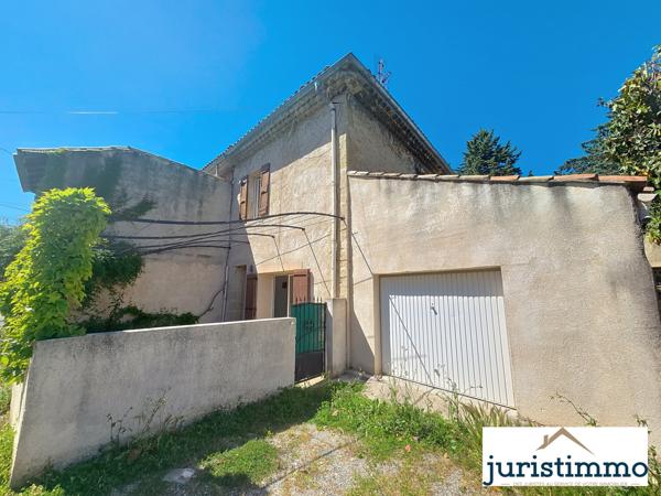 Orange (84100) À vendre – Maison de ville avec garage et cour – Proche lycée de l'Arc à Orange
