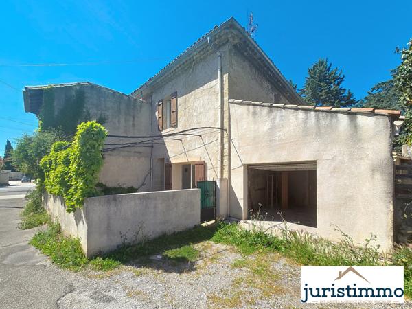 Orange (84100) À vendre – Maison de ville avec garage et cour – Proche lycée de l'Arc à Orange