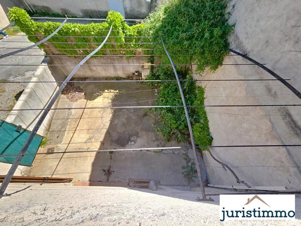Orange (84100) À vendre – Maison de ville avec garage et cour – Proche lycée de l'Arc à Orange