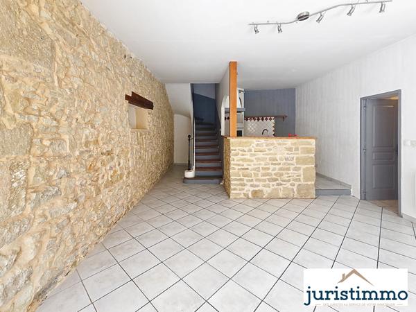 Orange (84100) À vendre – Maison de ville avec garage et cour – Proche lycée de l'Arc à Orange