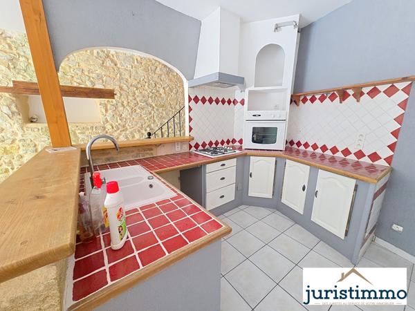 Orange (84100) À vendre – Maison de ville avec garage et cour – Proche lycée de l'Arc à Orange