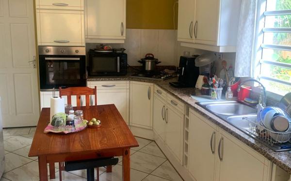 Maison à vendre    4 pièces • 124,62 m2 Petit-Bourg