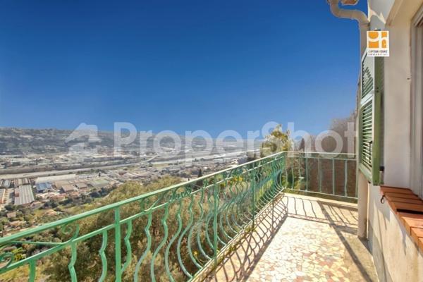 Appartement à vendre 3 pièces SAINT LAURENT DU VAR (06)