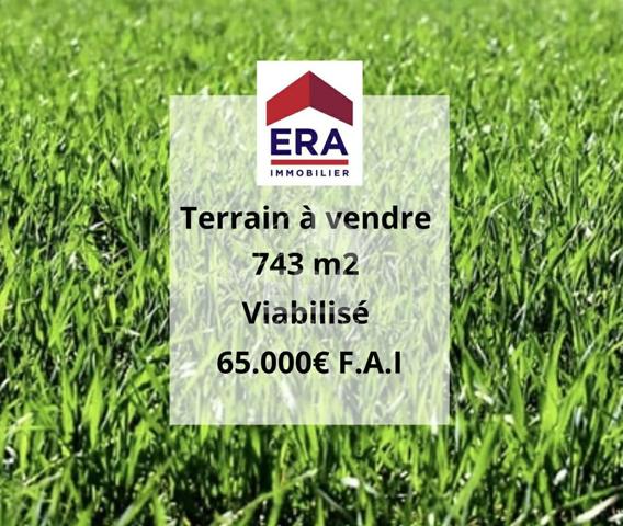 Terrain Bourg 743 m2 VIABILISE