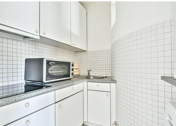 Rue Cler! Idéal pied-à-terre ou 1er achat: studio avec coin bureau 23.5 m2