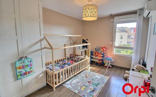 Appartement à vendre    4 pièces • 80 m2 Marseille 11