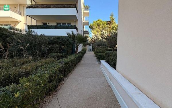 Appartement à vendre    4 pièces • 80 m2 Marseille 11