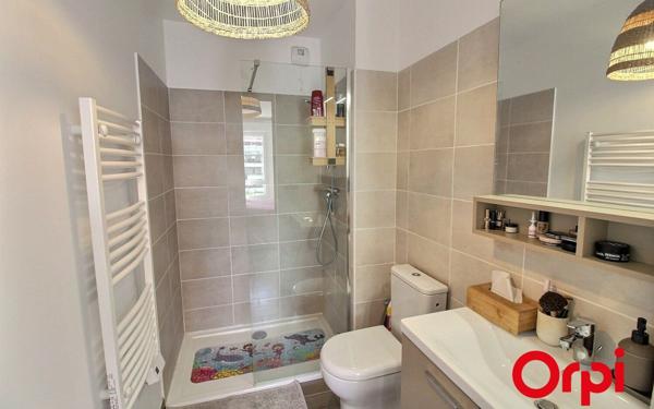 Appartement à vendre    4 pièces • 80 m2 Marseille 11