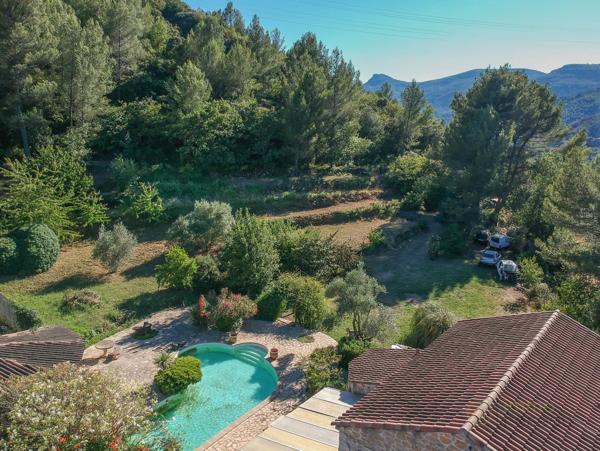 Maison à ROQUEVAIRE (13360)