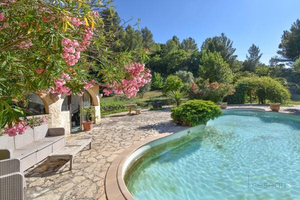 Maison à ROQUEVAIRE (13360)