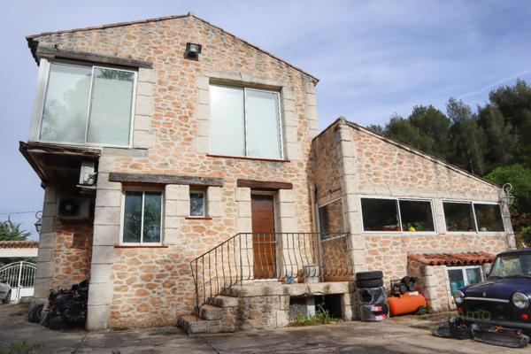 Maison à ROQUEVAIRE (13360)