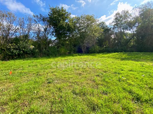 À VENDRE - LOPERHET (29470) - TERRAIN CONSTRUCTIBLE - 593 M² - LIBRE CONSTRUCTEUR