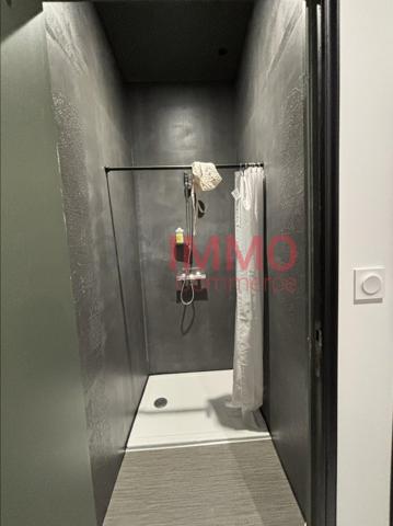 Location / Local Commercial