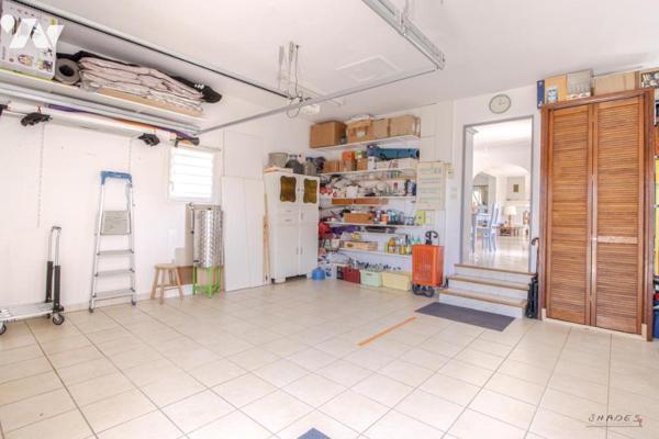 Maison T5 avec garage et piscine à Puget Ville 