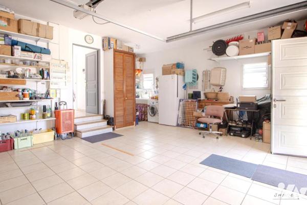 Maison T5 avec garage et piscine à Puget Ville 