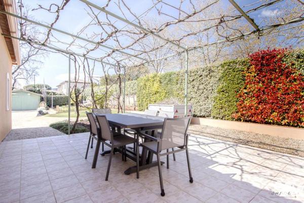 Maison T5 avec garage et piscine à Puget Ville 