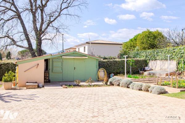 Maison T5 avec garage et piscine à Puget Ville 