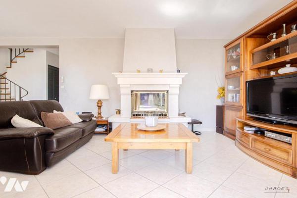 Maison T5 avec garage et piscine à Puget Ville 